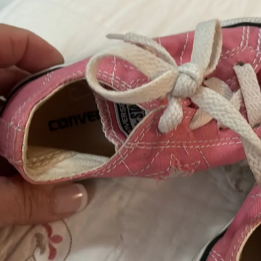 Converse tennis shoes
